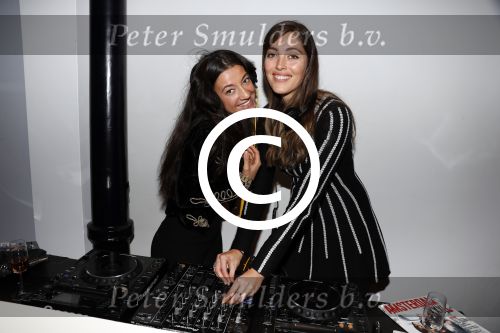 Amsterdam 22 november 2016
Presentatie Amsterdam XXXL magazine uitgegeven door Mark Teurlings bij gassan diamonds. Nadia Palesa als DJ