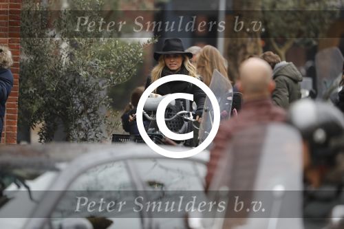 Amsterdam 9 december 2016
Nicolette v Dam heeft opnames voor commercial Rituals op de cornelis schuytstraat