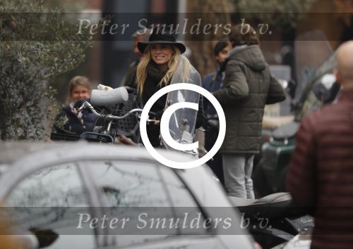Amsterdam 9 december 2016
Nicolette v Dam heeft opnames voor commercial Rituals op de cornelis schuytstraat