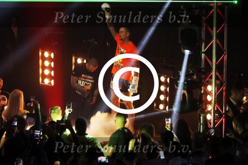 Oberhausen 10 december 2016
Nieky Holzen verliest zijn wereldtitel aan Cedric Doumbe uit Frankrijk tijdens de GLORY COLLISION in Oberhausen.