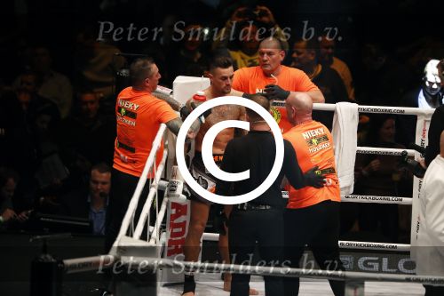 Oberhausen 10 december 2016
Nieky Holzen verliest zijn wereldtitel aan Cedric Doumbe uit Frankrijk tijdens de GLORY COLLISION in Oberhausen.