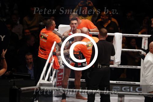 Oberhausen 10 december 2016
Nieky Holzen verliest zijn wereldtitel aan Cedric Doumbe uit Frankrijk tijdens de GLORY COLLISION in Oberhausen.