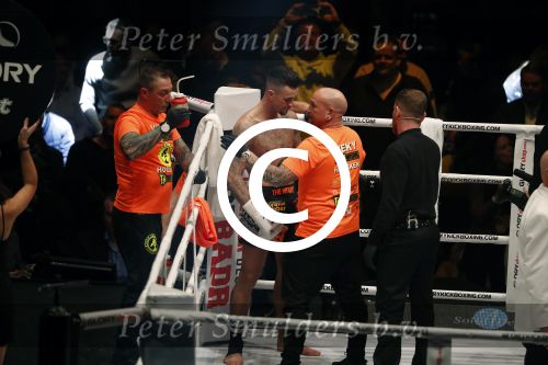 Oberhausen 10 december 2016
Nieky Holzen verliest zijn wereldtitel aan Cedric Doumbe uit Frankrijk tijdens de GLORY COLLISION in Oberhausen.