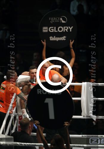 Oberhausen 10 december 2016
Nieky Holzen verliest zijn wereldtitel aan Cedric Doumbe uit Frankrijk tijdens de GLORY COLLISION in Oberhausen.