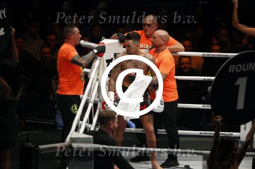 Oberhausen 10 december 2016
Nieky Holzen verliest zijn wereldtitel aan Cedric Doumbe uit Frankrijk tijdens de GLORY COLLISION in Oberhausen.