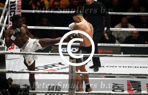 Oberhausen 10 december 2016
Nieky Holzen verliest zijn wereldtitel aan Cedric Doumbe uit Frankrijk tijdens de GLORY COLLISION in Oberhausen.