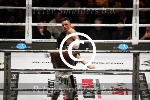 Oberhausen 10 december 2016
Nieky Holzen verliest zijn wereldtitel aan Cedric Doumbe uit Frankrijk tijdens de GLORY COLLISION in Oberhausen.