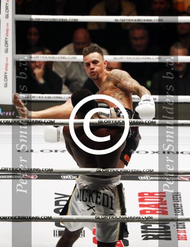 Oberhausen 10 december 2016
Nieky Holzen verliest zijn wereldtitel aan Cedric Doumbe uit Frankrijk tijdens de GLORY COLLISION in Oberhausen.