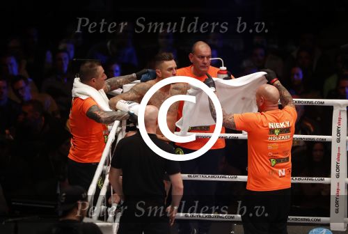 Oberhausen 10 december 2016
Nieky Holzen verliest zijn wereldtitel aan Cedric Doumbe uit Frankrijk tijdens de GLORY COLLISION in Oberhausen.