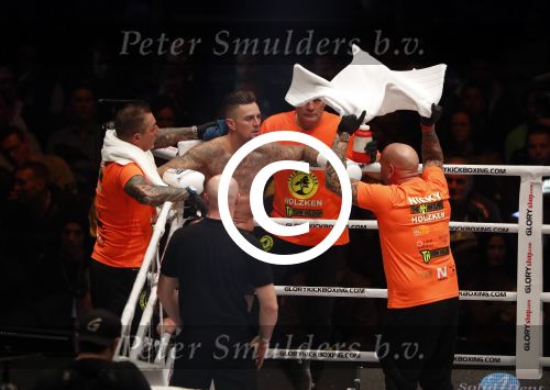 Oberhausen 10 december 2016
Nieky Holzen verliest zijn wereldtitel aan Cedric Doumbe uit Frankrijk tijdens de GLORY COLLISION in Oberhausen.