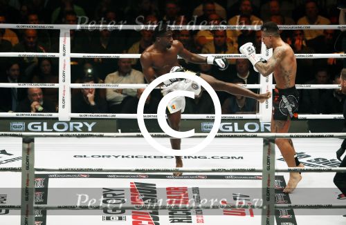 Oberhausen 10 december 2016
Nieky Holzen verliest zijn wereldtitel aan Cedric Doumbe uit Frankrijk tijdens de GLORY COLLISION in Oberhausen.
