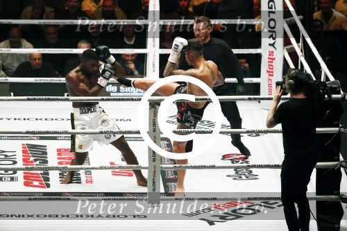Oberhausen 10 december 2016
Nieky Holzen verliest zijn wereldtitel aan Cedric Doumbe uit Frankrijk tijdens de GLORY COLLISION in Oberhausen.