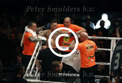 Oberhausen 10 december 2016
Nieky Holzen verliest zijn wereldtitel aan Cedric Doumbe uit Frankrijk tijdens de GLORY COLLISION in Oberhausen.