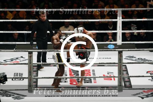 Oberhausen 10 december 2016
Nieky Holzen verliest zijn wereldtitel aan Cedric Doumbe uit Frankrijk tijdens de GLORY COLLISION in Oberhausen.