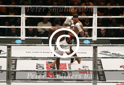 Oberhausen 10 december 2016
Nieky Holzen verliest zijn wereldtitel aan Cedric Doumbe uit Frankrijk tijdens de GLORY COLLISION in Oberhausen.