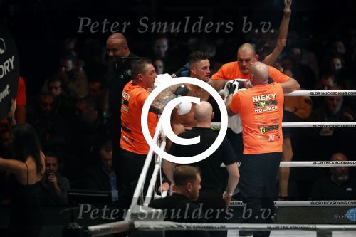 Oberhausen 10 december 2016
Nieky Holzen verliest zijn wereldtitel aan Cedric Doumbe uit Frankrijk tijdens de GLORY COLLISION in Oberhausen.