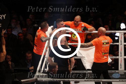 Oberhausen 10 december 2016
Nieky Holzen verliest zijn wereldtitel aan Cedric Doumbe uit Frankrijk tijdens de GLORY COLLISION in Oberhausen.