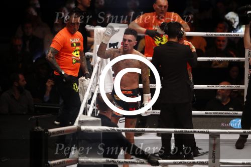 Oberhausen 10 december 2016
Nieky Holzen verliest zijn wereldtitel aan Cedric Doumbe uit Frankrijk tijdens de GLORY COLLISION in Oberhausen.