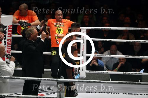 Oberhausen 10 december 2016
Nieky Holzen verliest zijn wereldtitel aan Cedric Doumbe uit Frankrijk tijdens de GLORY COLLISION in Oberhausen.