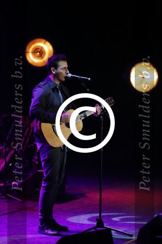 Amsterdam 20 november 2016
Rob de Nijs krijgt de radio5 oeuvre award in theater Amsterdam . Zijn vrouw Henriette en zoons Robert en Yoshi zijn ook aanwezig alsmede zijn ex vrouw Belinda meuldijk. Nielson