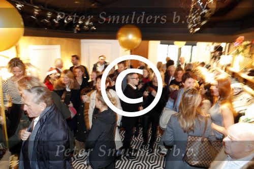 Amsterdam 17 december 2016 
Opening winkel Nynke Wynia door vriendin Micky Hoogendijk