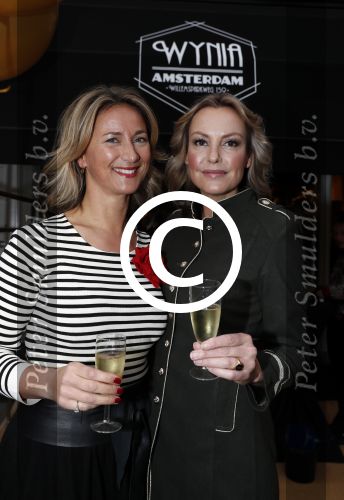 Amsterdam 17 december 2016 
Opening winkel Nynke Wynia door vriendin Micky Hoogendijk