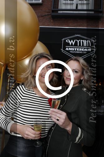 Amsterdam 17 december 2016 
Opening winkel Nynke Wynia door vriendin Micky Hoogendijk