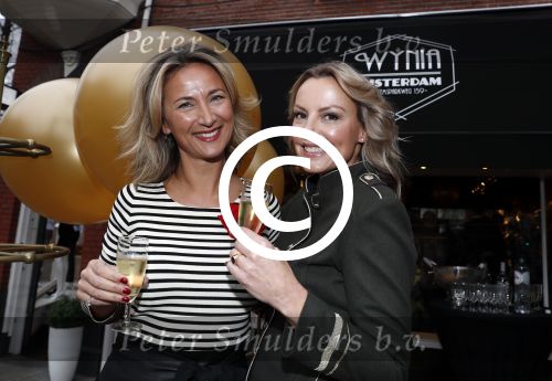 Amsterdam 17 december 2016 
Opening winkel Nynke Wynia door vriendin Micky Hoogendijk