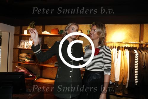 Amsterdam 17 december 2016 
Opening winkel Nynke Wynia door vriendin Micky Hoogendijk