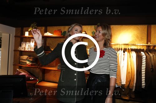 Amsterdam 17 december 2016 
Opening winkel Nynke Wynia door vriendin Micky Hoogendijk