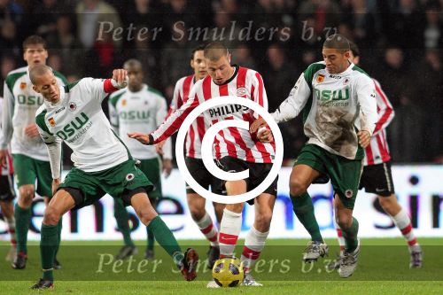 Seizoen 2010-1011 Eindhoven 13-11-2010 Eredivisie PSV-Excelsior. uitslag 4-2. Danny Koevermans en aanvoerder Ryan Koolwijk.
Foto: John Claessens