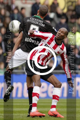 Seizoen 2011-2012 Eindhoven 22-04-2012. Eredivisie PSV - NEC. Uitslag 1-2. Atiba Hutchinson (PSV) en Ryan Koolwijk (NEC).
Foto: EIB/John Claessens