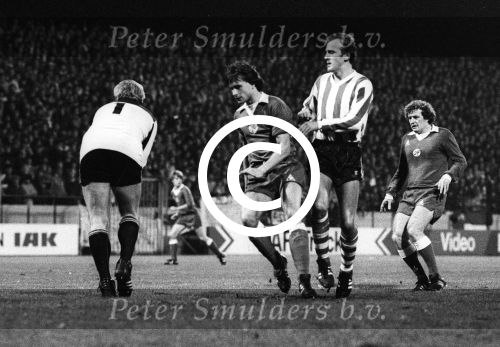 Eindhoven, 24 Oktober Seizoen 1981/1982
PSV-AJAX, eindstand 3-0
Piet Schrijvers Rene v d Kerkhof Peter Boeve Wim Jansen