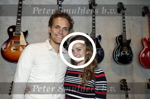 Amsterdam 30 september 2016
cd presentatie O\'GENE in de amsterdam toren . Marco Borsato reikt hem uit. Pip Pellens en Pim Wessels