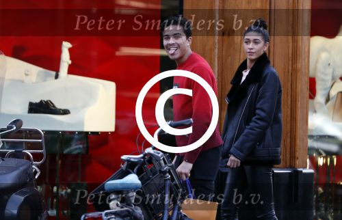 Amsterdam 3 december 2016
Quincy Kluivert met zijn vriendin Shayna Senior op de pc hooftstraat