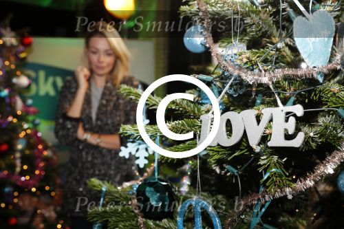 Amsterdam 7 december 2016
Sky radio Christmas tree event met oa Daphne en Emma Deckers Ronald de Boer Gers Pardoel Wilfred Genee Renate Verbaan en Bracha v Doesburgh. Fred v Leer en Manon Meijers zijn de jury. Marlayne Sahupala presenteert het geheel in het college hotel.