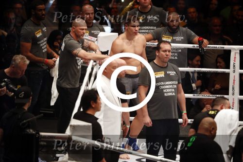 Oberhausen 10 december 2016
Rico Verhoeven wint zijn gevecht met Badr Hari tijdens de GLORY COLLISION in Oberhausen.