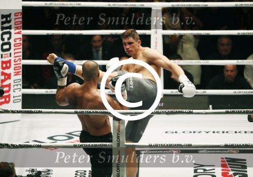 Oberhausen 10 december 2016
Rico Verhoeven wint zijn gevecht met Badr Hari tijdens de GLORY COLLISION in Oberhausen.