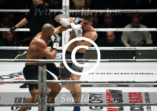 Oberhausen 10 december 2016
Rico Verhoeven wint zijn gevecht met Badr Hari tijdens de GLORY COLLISION in Oberhausen.