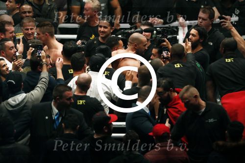 Oberhausen 10 december 2016
Rico Verhoeven wint zijn gevecht met Badr Hari tijdens de GLORY COLLISION in Oberhausen.