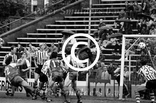 Rotterdam, 24 mei 1981
PSV-SPARTA, eindstand 3-0

David Loggy

PETER SMULDERS BV