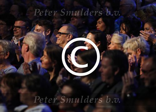 Amsterdam 20 november 2016
Rob de Nijs krijgt de radio5 oeuvre award in theater Amsterdam . Zijn vrouw Henriette en zoons Robert en Yoshi zijn ook aanwezig alsmede zijn ex vrouw Belinda meuldijk.