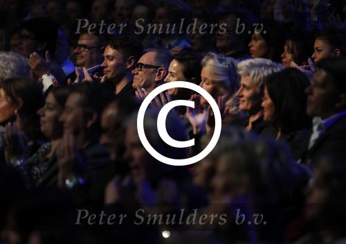 Amsterdam 20 november 2016
Rob de Nijs krijgt de radio5 oeuvre award in theater Amsterdam . Zijn vrouw Henriette en zoons Robert en Yoshi zijn ook aanwezig alsmede zijn ex vrouw Belinda meuldijk.