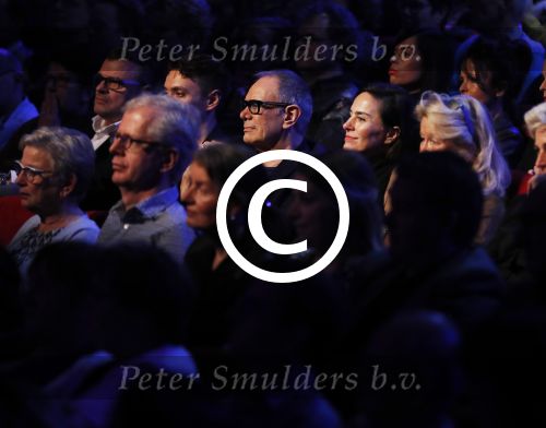 Amsterdam 20 november 2016
Rob de Nijs krijgt de radio5 oeuvre award in theater Amsterdam . Zijn vrouw Henriette en zoons Robert en Yoshi zijn ook aanwezig alsmede zijn ex vrouw Belinda meuldijk.
