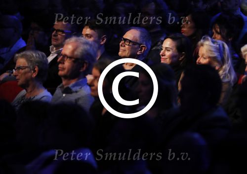 Amsterdam 20 november 2016
Rob de Nijs krijgt de radio5 oeuvre award in theater Amsterdam . Zijn vrouw Henriette en zoons Robert en Yoshi zijn ook aanwezig alsmede zijn ex vrouw Belinda meuldijk.