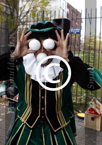 Utrecht 23 november 2016
Presentatie sint meezingboeken met Kim Lian v d Meij Sinterklaas en pieten
