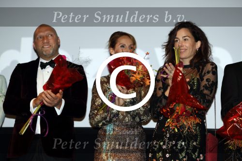 Amsterdam 14 november 2016
Premiere de zevende hemel in theater Carre. Roosmarijn Luyten en partner Diederik Ebbinge