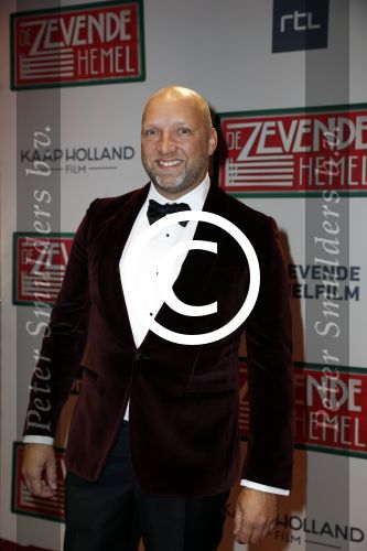 Amsterdam 14 november 2016
Premiere de zevende hemel in theater Carre. Ruben v d Meer met zijn vrouw