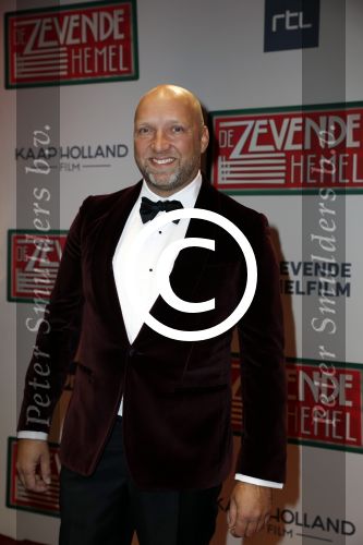 Amsterdam 14 november 2016
Premiere de zevende hemel in theater Carre. Ruben v d Meer met zijn vrouw