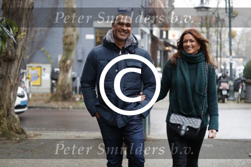 Amsterdam 13 december 2016 
Ruud Gullit op de cornelis schuytstraat met zijn vriendin Karin de Rooij